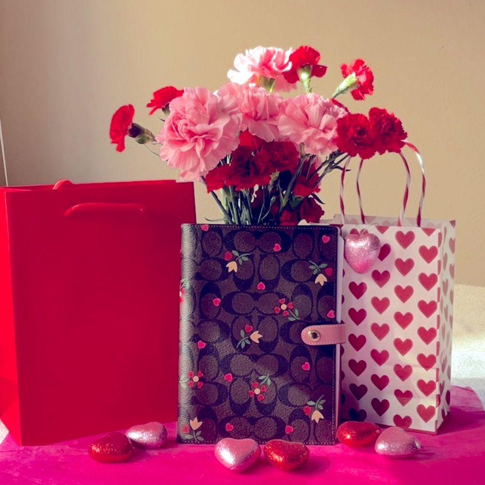 ❤️💖 COACH NOTEBOOK IN SIGNATURE CANVAS WITH HEART PETAL PRINT 💖❤️